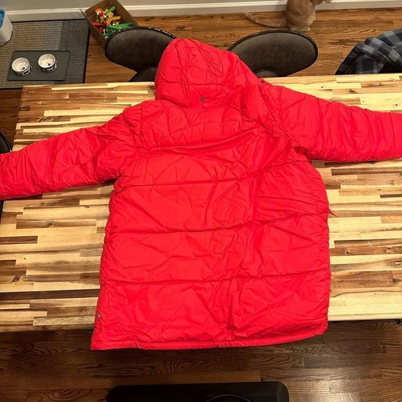 NWT never worn Fjall Raven expedition down women’s L red coat - Picture 5 of 16